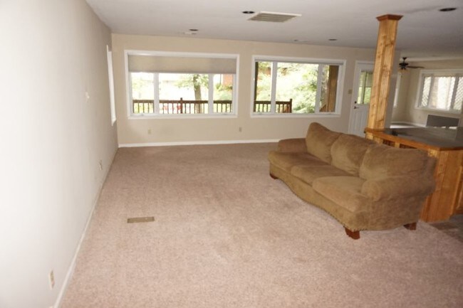 Foto del edificio - 1700 Northwood Rd