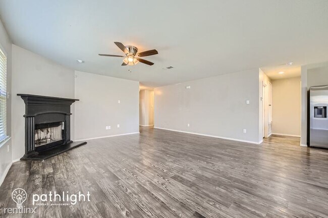 Foto del edificio - 3 br, 2 bath House - 4916 Caraway Dr UNIT