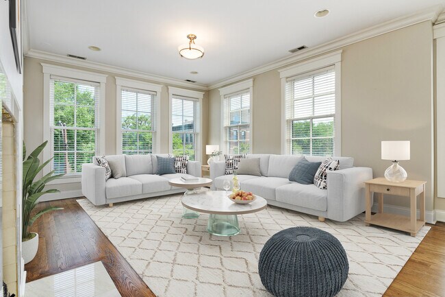 Foto del edificio - 1400 W Webster Ave