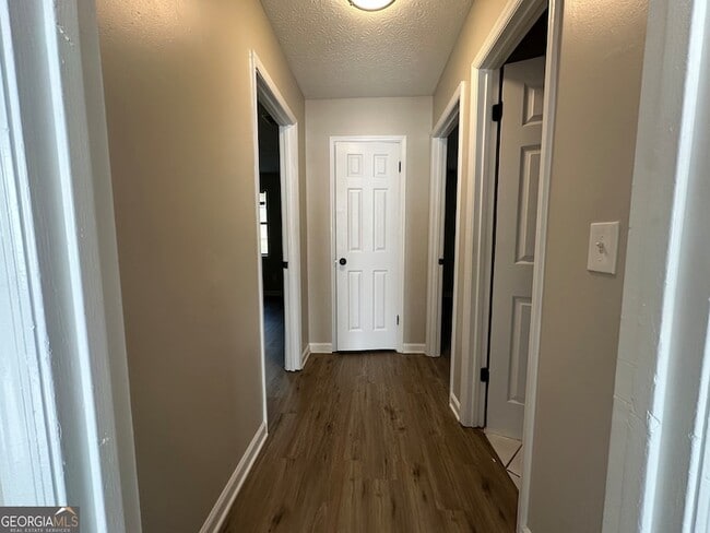 Building Photo - 271 E Wright St