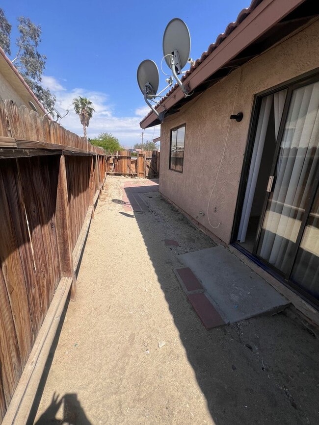 Foto del edificio - 2-Bedroom Apartment in Desert Hot Springs,...