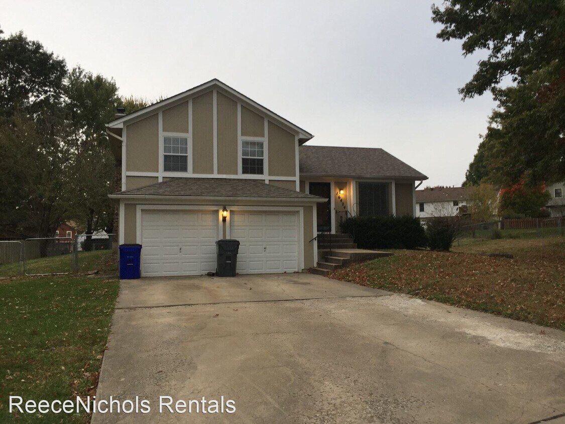 Foto principal - 3 br, 2.5 bath House - 16424 W. 124th Street