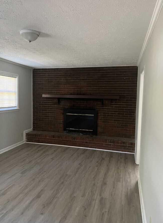 Foto del edificio - 6543 Maddox Rd