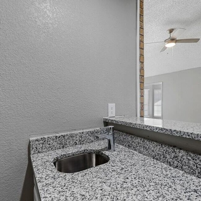 Foto del edificio - 4047 St Christopher Ln