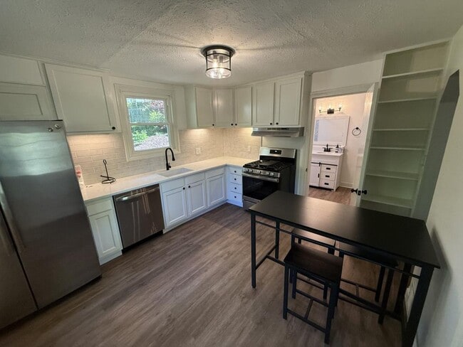 Photo - 2901 Lindsay Ave House