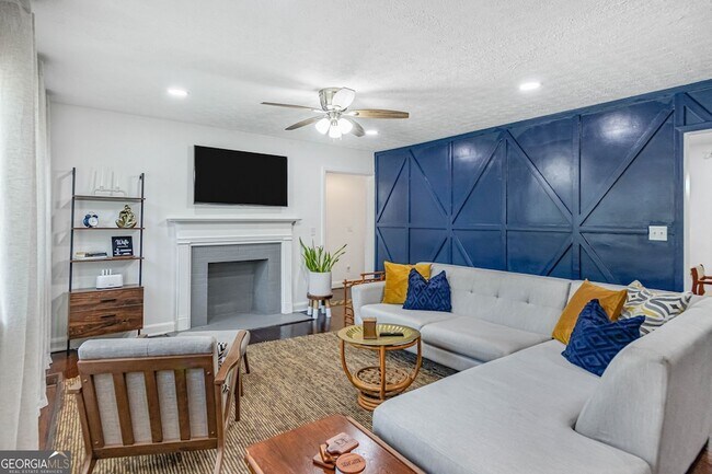 Foto del edificio - 2100 Cascade Rd