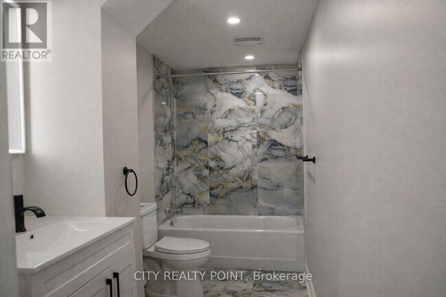 Photo du bâtiment - 131 Camelia Ave