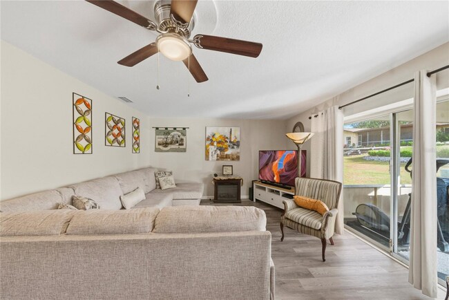 Foto del edificio - 2507 Bluegrass St