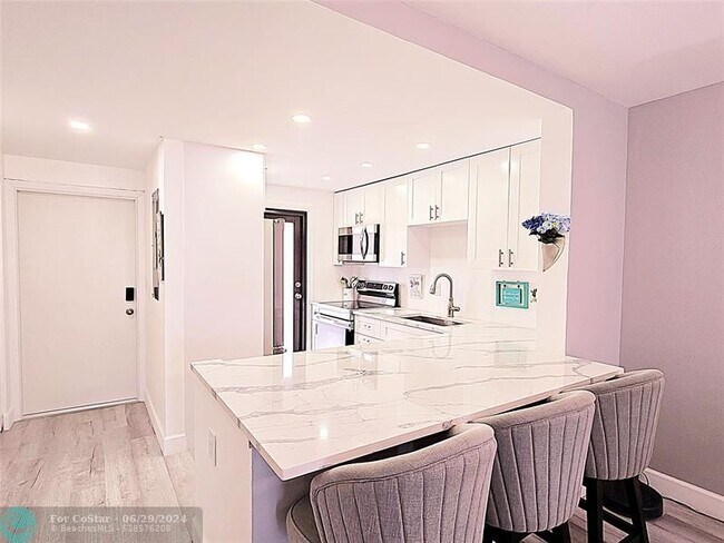 Foto del edificio - 801 N Ocean Blvd