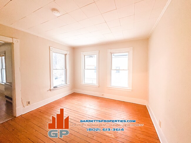 Foto del edificio - 2 Harrington Ave