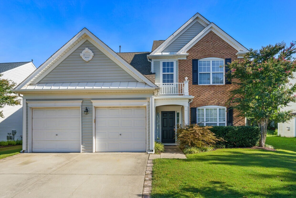 Foto principal - APPLICATION RECEIVED!!! Stunning 4-Bedroom...