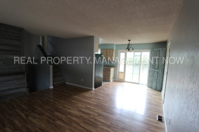 Building Photo - 580 Fairfield Ct