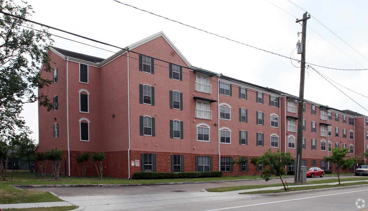 Pleasant Hill Village Apartments in Houston, TX