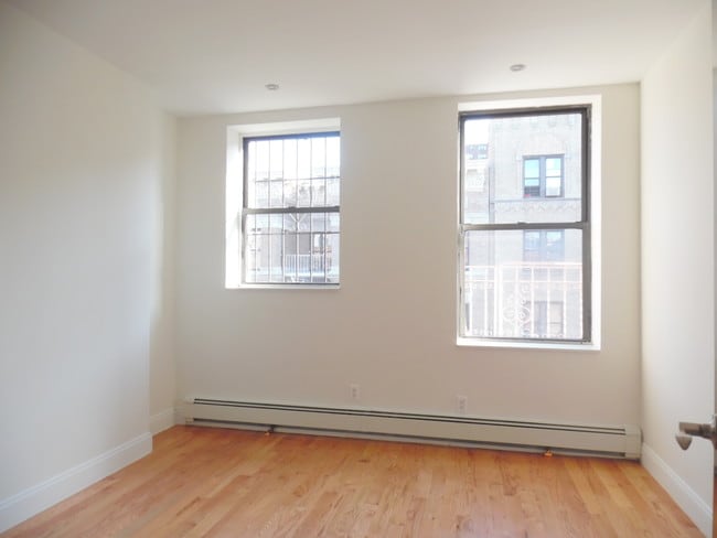 Building Photo - 107 W 105th St