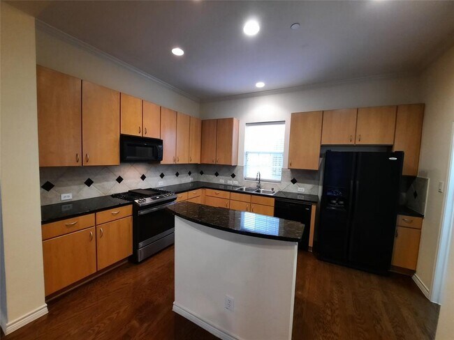 Foto del edificio - 15835 Spectrum Dr