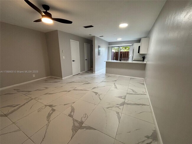 Foto del edificio - 3203 NW 5th Terrace