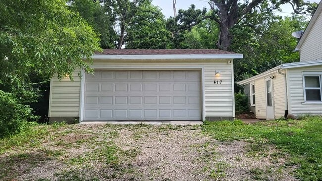 2 Car Garage with Opener - 617 Lake Park Blvd
