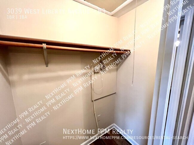 Foto del edificio - 3039 W Liberty Ave