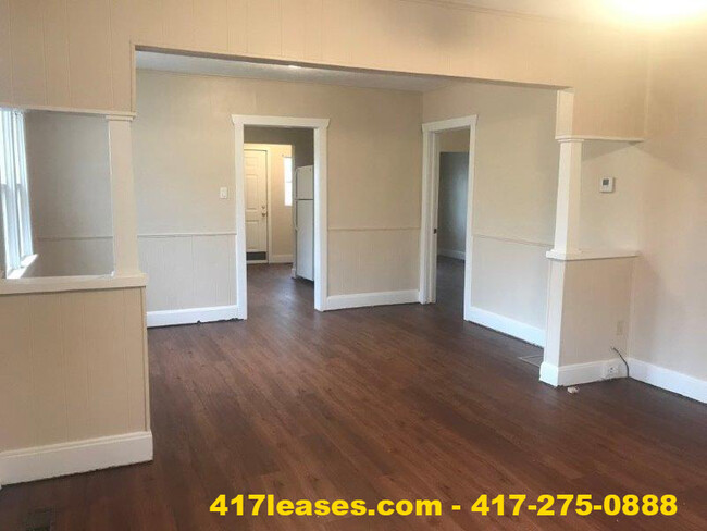 Foto del edificio - 2229 N Johnston Ave