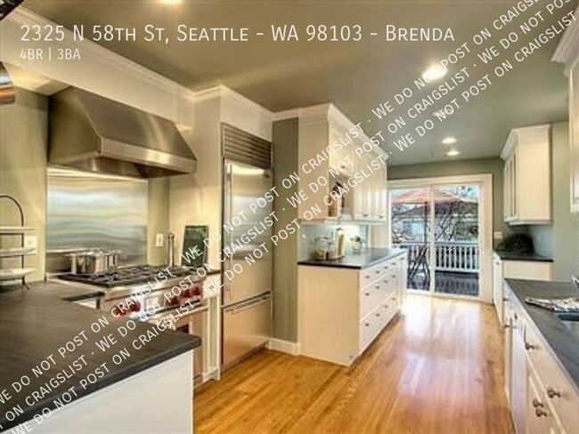 Building Photo - Tangletown/Greenlake 4bed 3bath Home
