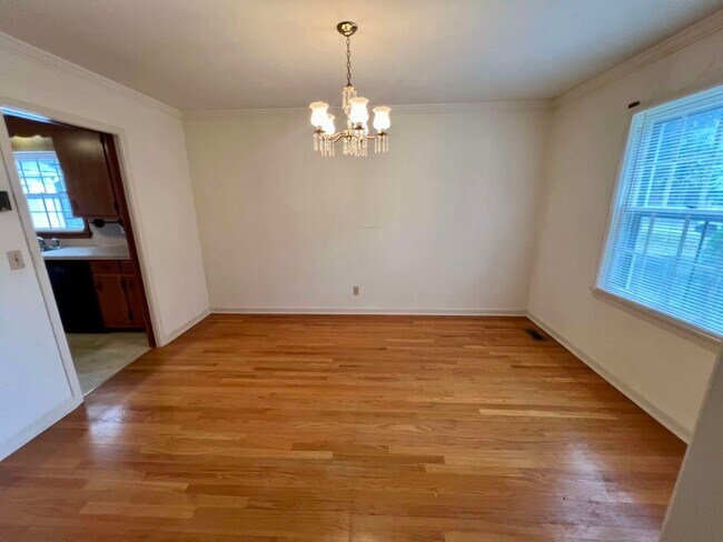 Foto del edificio - 3 Bed 2 Bath Custom Ranch Home in North Mu...