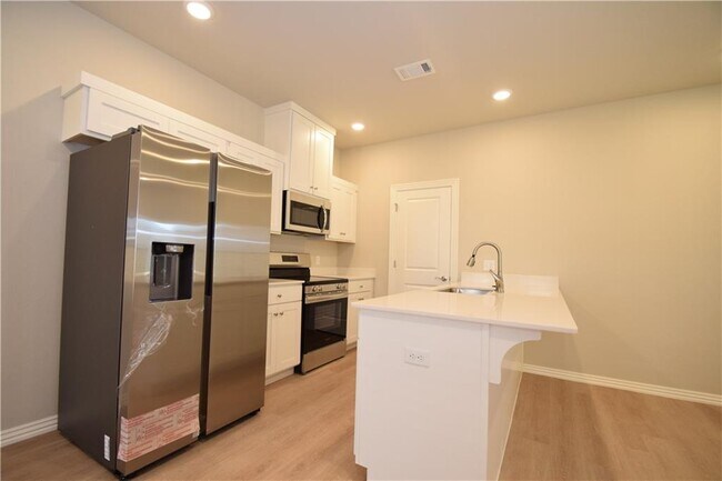 Foto del edificio - 1903-1 SW Poigai Wy