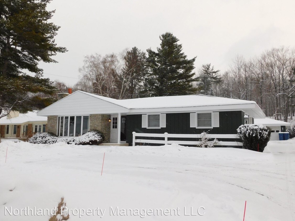 Primary Photo - 4 br, 3 bath House - 9222 Peninsula Drive