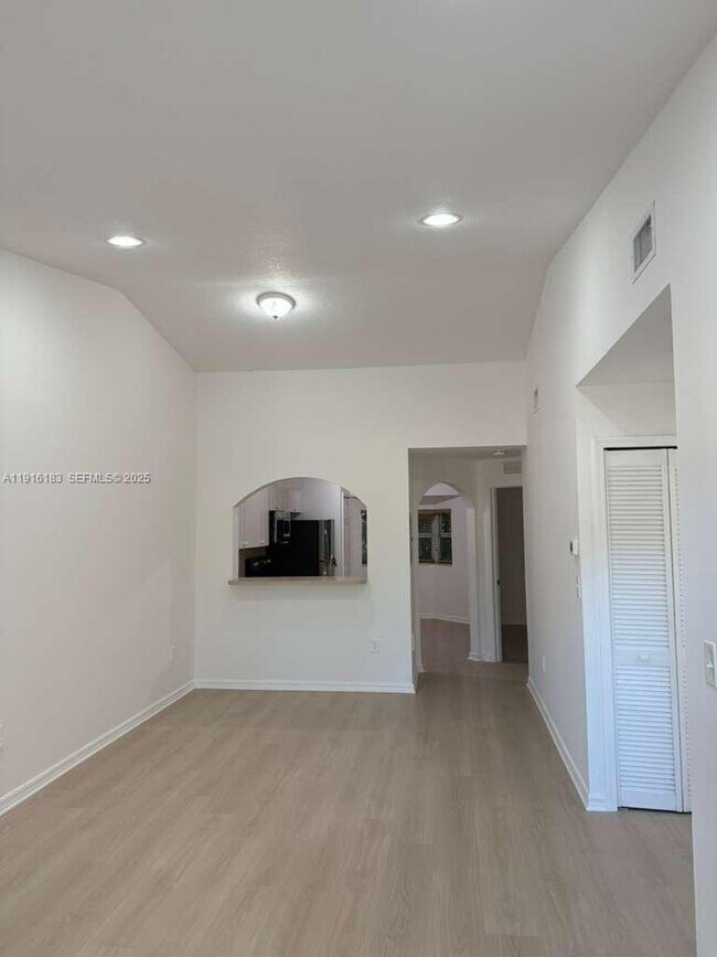 Foto del edificio - 1300 SE 31st Ct