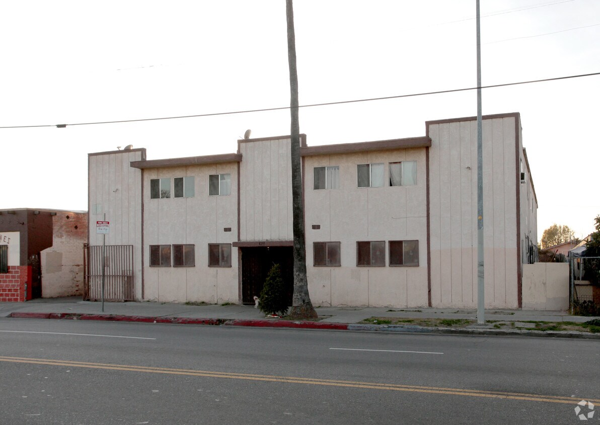 Foto del edificio - 8213 S Main St