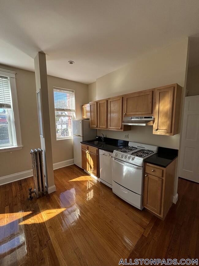 Building Photo - 1197 Commonwealth Ave