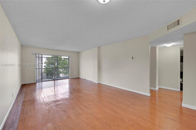 Building Photo - 1200 NW 87th Ave