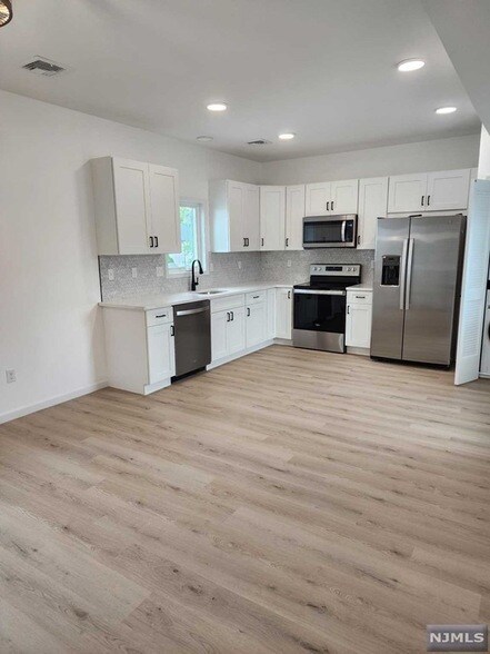Building Photo - 69 Union Avenue Unit 2
