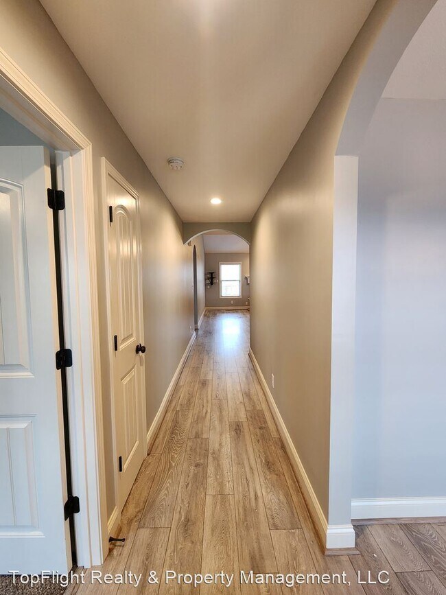 Foto del edificio - 5 br, 2 bath House - 1003 Sunrise Drive.