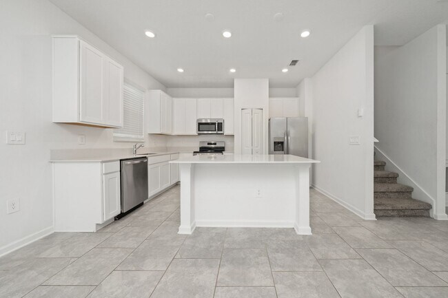 Building Photo - 3330 Laurent Lp