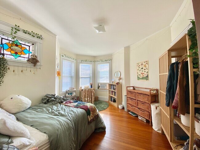 Foto del edificio - 43 Parker Hill Ave