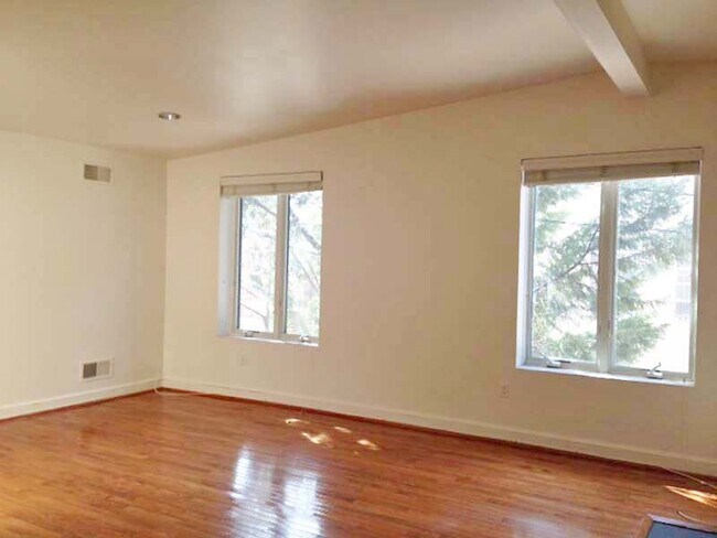 Foto del edificio - 621 E Capitol St SE