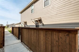 Building Photo - 639 Harvest Moon Dr