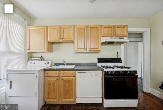 Foto del edificio - 30 W Chester Pike