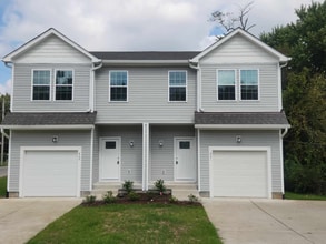 Building Photo - 421 College St