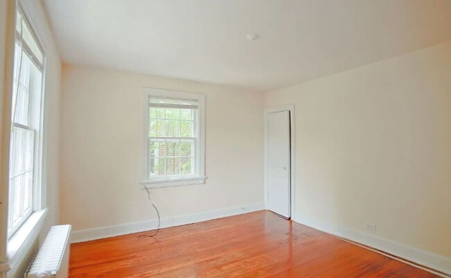 Foto del edificio - 2025-2026 School Year / 8 Bdrm / 3 Bath St...