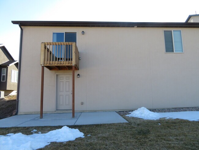 Building Photo - 423 Firestone Dr