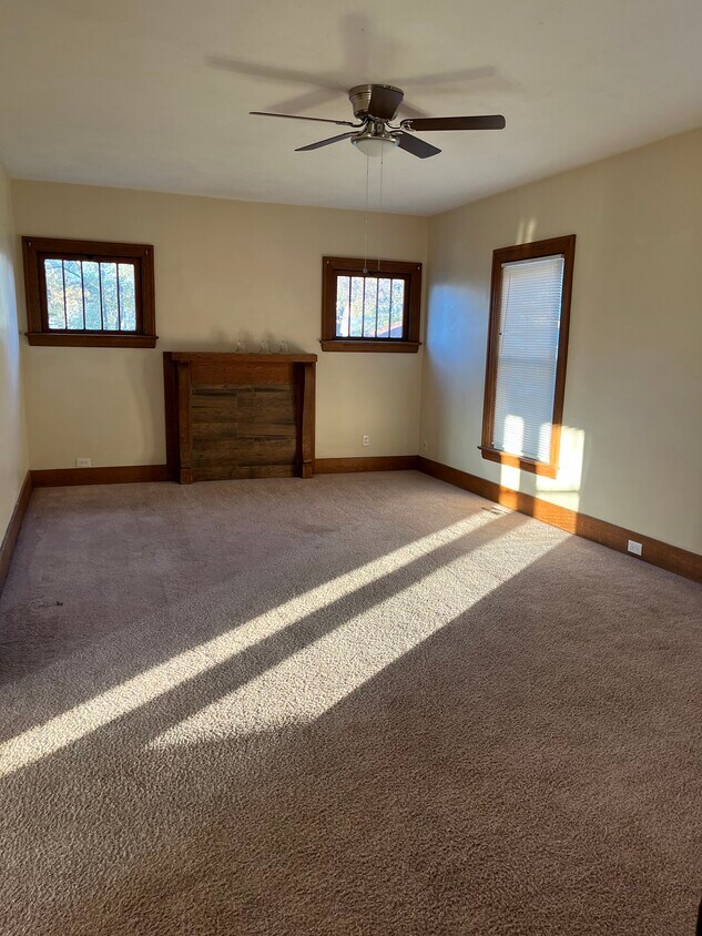 1126 W 10th St, Lorain, OH 44052 House Rental in Lorain, OH