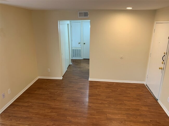 Building Photo - 16111 Aspenglenn Dr