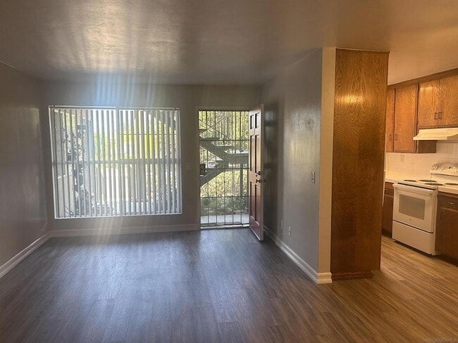 Foto del edificio - 4174 Monroe Ave