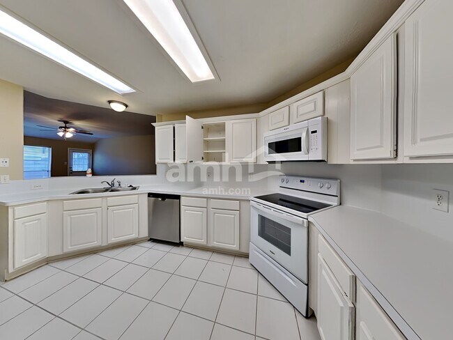 Foto del edificio - 19711 Indian Cherry Forest Ln