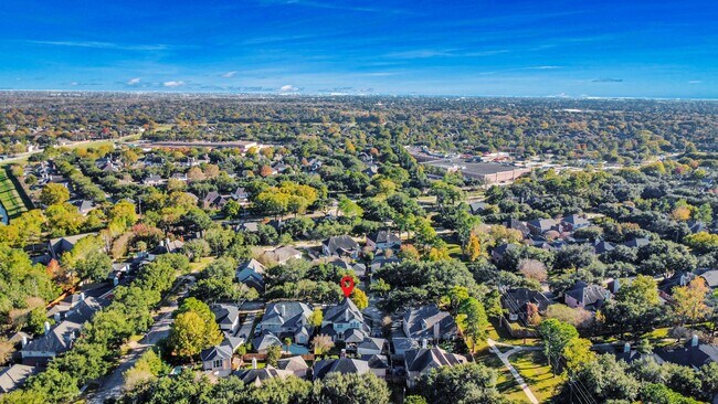 Foto del edificio - 22010 Castlewind Ct