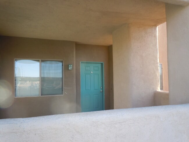 Building Photo - Lower Level Hermosa Vistas Condo!