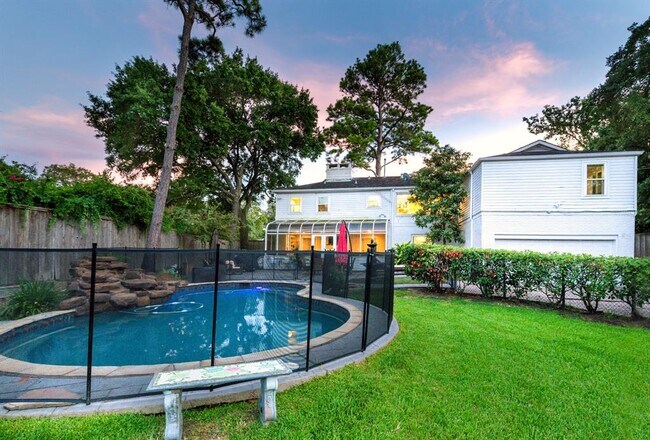 Building Photo - 3404 Meadow Lake Ln