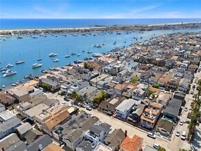 Building Photo - 6111 Seashore Dr