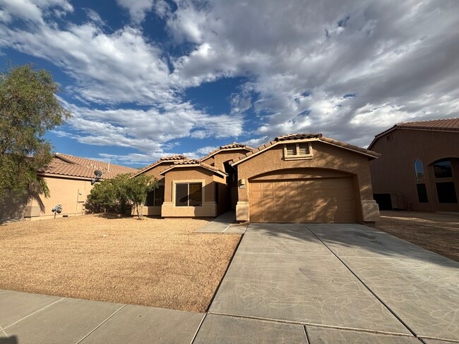 Building Photo - 5305 W Olivine Dr